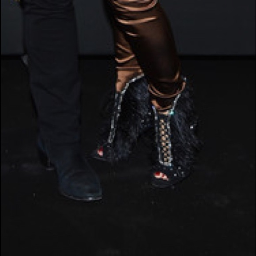 giuseppe zanotti NIB feathers & crystals (black) - Picture 11 of 13